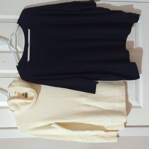 2 XS SWEATERS